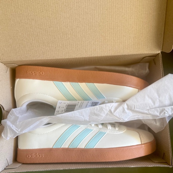 🔥 Adidas Sport Base Sneakers – Women’s Size 7.5 – Brand New in Box - Picture 1 of 5